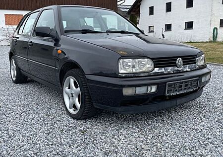 VW Golf Volkswagen 1.8 GL Syncro , Limousine , elektr. FH
