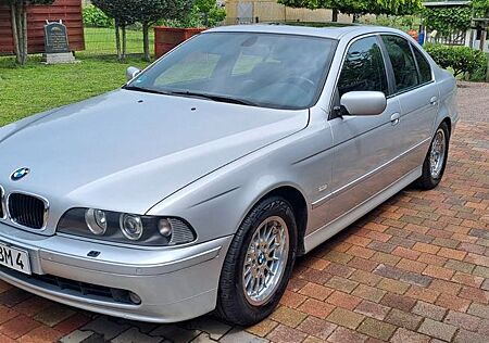 BMW 530i A -