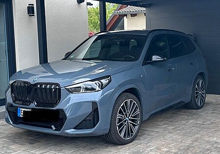 BMW iX1 xDrive30 -