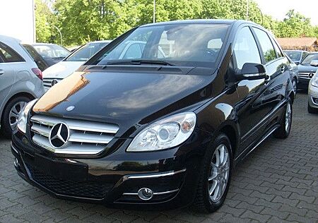 Mercedes-Benz B 200 CDI Autom/Navigation/Akt. Park-Assistent