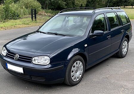 VW Golf Volkswagen 1.4 l Variant Spezial mit Winterreifen