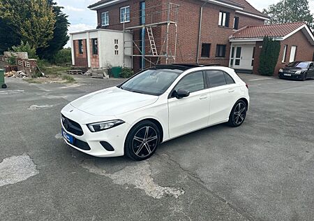 Mercedes-Benz A 250 NightPaket/LED/Autom/Pano/18-Zoll