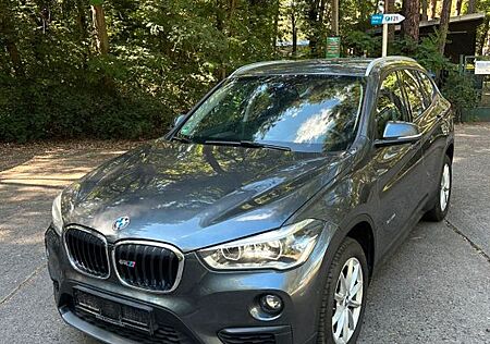 BMW X1 Automatik 1,8i sDrive 1.Hand viele Extras