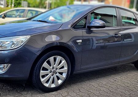 Opel Astra J 150 Jahre TÜV + Insp. Neu Klima SHZ