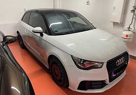Audi A1 A1Quattro 9000km,erste Hand,256PS,extrem selten