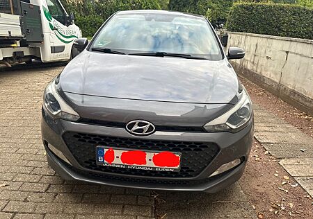 Hyundai i20 1.4 MPI (2016) | | TÜV neu | Bremsen neu |