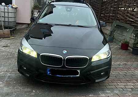 BMW 2er 220 Gran Tourer 220d xDrive Advantage A Adva...