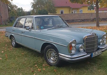 Mercedes-Benz 280
