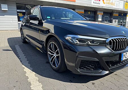 BMW 520d xDrive Touring A - sehr gepflegt, M-Paket