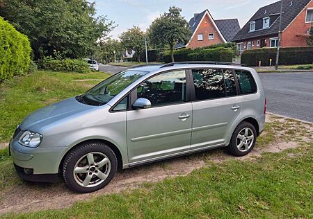 VW Touran Volkswagen 1.6 | Rentnerfahrzeug | TÜV 06/2026