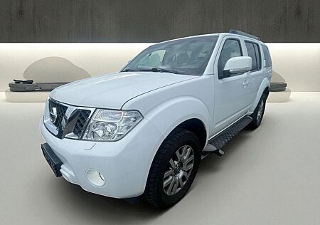 Nissan Pathfinder 2.5 dCi Automatik 7-Sitzer Leder AHK