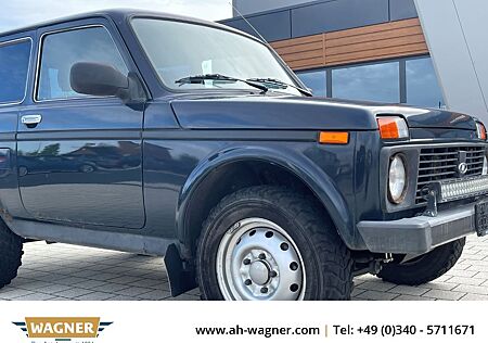 Lada Niva Taiga 4x4 1.7 Offroad Reifen AHK Radio