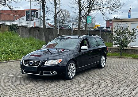 Volvo V70 Kombi Edition R-Design /Leder /Automatik /