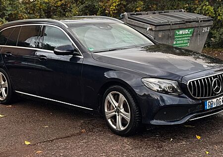 Mercedes-Benz E 350 gebraucht kaufen Mercedes-Benz E 350 d 4MATIC T - Assist - WideScr - 360 - HUD