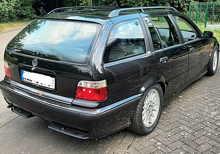 BMW 318i touring