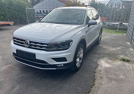 VW Tiguan Allspace Volkswagen Highline 4Motion