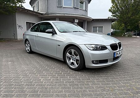 BMW 320i -