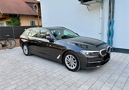BMW 530d Touring A - Head-Up-Display - Scheckheft