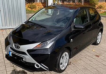 Toyota Aygo (X) Aygo (X) 1,0-l-VVT-i x-clusiv, Winterreifen