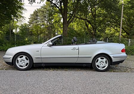 Mercedes-Benz CLK 230 K Elegance LPG Gas AhK Klimaautomatik