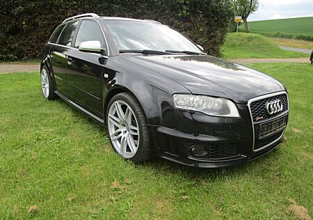 Audi RS4 4.2 quattro Avant