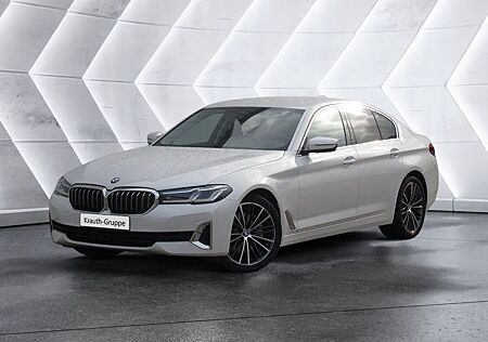 BMW 540i Limousine Luxury Line Head-Up DAB LED WLAN
