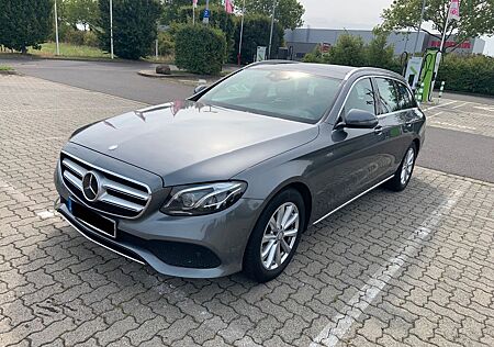 Mercedes-Benz E 220 E 220d T AVANTGARDE Autom. AVANTGARDE