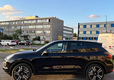Porsche Cayenne S Checkheft bei