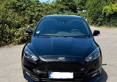 Ford Focus 2,0 EcoBoost ST Leder-Sport-Paket ST