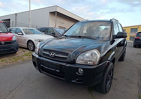 Hyundai Tucson 2.0 GLS*TÜV NEU*KLIMA*AHK*NUR 145TKM*ALUF