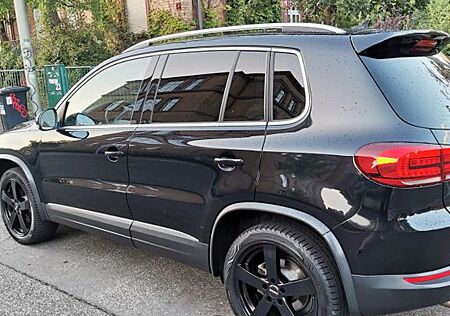 VW Tiguan Volkswagen 2.0 TDI 130kW 4MOT BMT Sport & Style ...