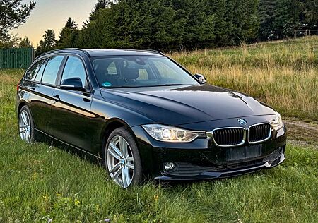 BMW 320d xDrive Touring - PanoNaviProfAHKCarplay