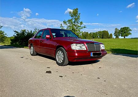 Mercedes-Benz 220 E220 Klima, Automatik, Schiebedach