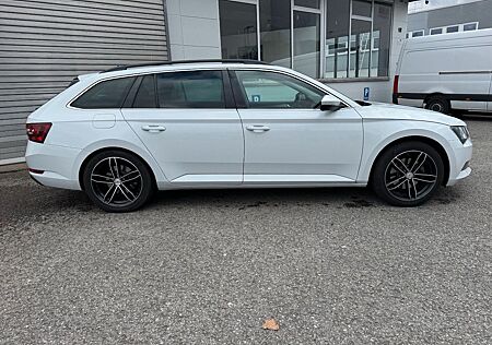 Skoda Superb Combi Ambition DSG, AHK, Standheizung
