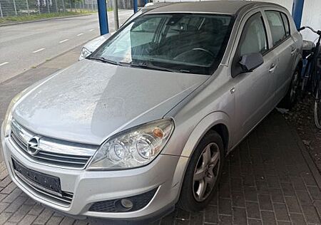 Opel Astra 1.6 Twinport 77kW -