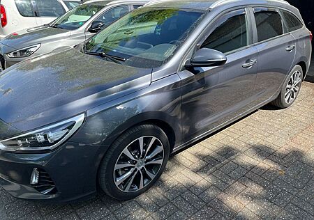 Hyundai i30 1.6 CRDi 100kW Premium DCT Premium