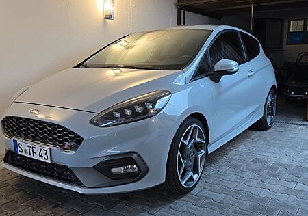 Ford Fiesta 1,5 EcoBoost ST mit Leder-Exklusiv-Pa...