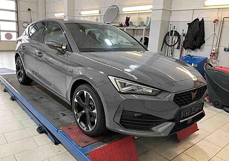 Cupra Leon Lim 1.4 TSI Basis e-Hybrid Navi PDC
