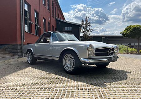 Mercedes-Benz 230 SL