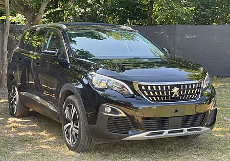 Peugeot 5008 Allure*1.2 Benzin*Manual*PANO*KAM*7 Sitze*