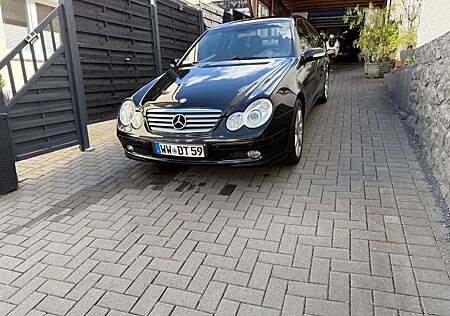 Mercedes-Benz C 230