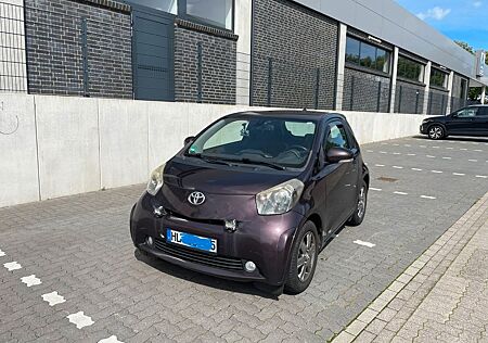 Toyota iQ