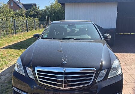 Mercedes-Benz E 220 BlueTEC BE Edition AVANTG. Autom. Edit...