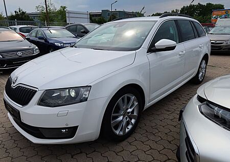 Skoda Octavia Combi Elegance Xenon Navi