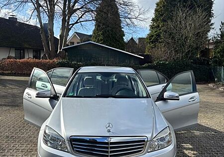 Mercedes-Benz 200 Mercedes C200 CGI BlueEfficiency Automatik | TÜV