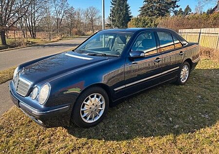 Mercedes-Benz E 200 ELEGANCE Elegance