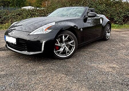 Nissan 370Z Roadster *Akrapovic* *BOSE* *Schalter*
