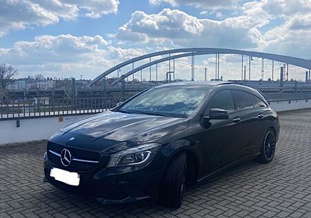 Mercedes-Benz CLA 220 Shooting Brake CLA 220 CDI DCT Orang...