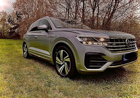 VW Touareg Volkswagen 3.0 V6 TDI R-Line Dynaudio Luft SHZ WR