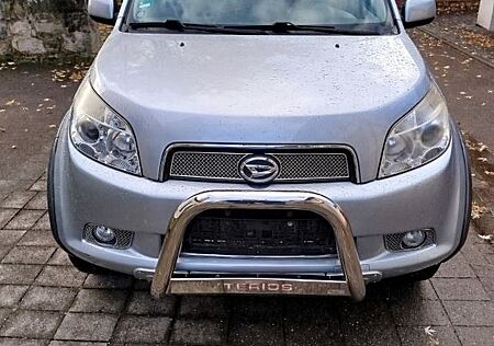 Daihatsu Terios gebraucht kaufen Daihatsu Terios 1.5 Top S 4WD TÜV neu 2.Hand